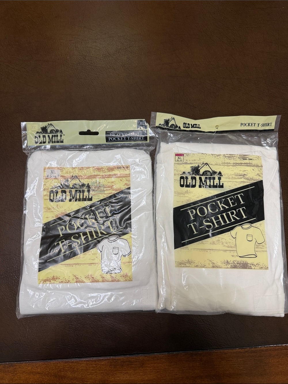 Old Mill Pocket T-Shirt - vintage White (2 Pack) bundle of men’s extra large